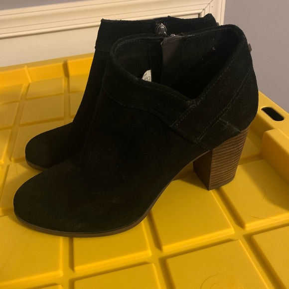 Koolaburra by Ugg Black Heel Ankle Booties - Picture 1 of 7